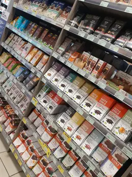 51-biocoop-champagne-des-mont-dor-magasin-bio-chocolat-commerce-equitable.webp